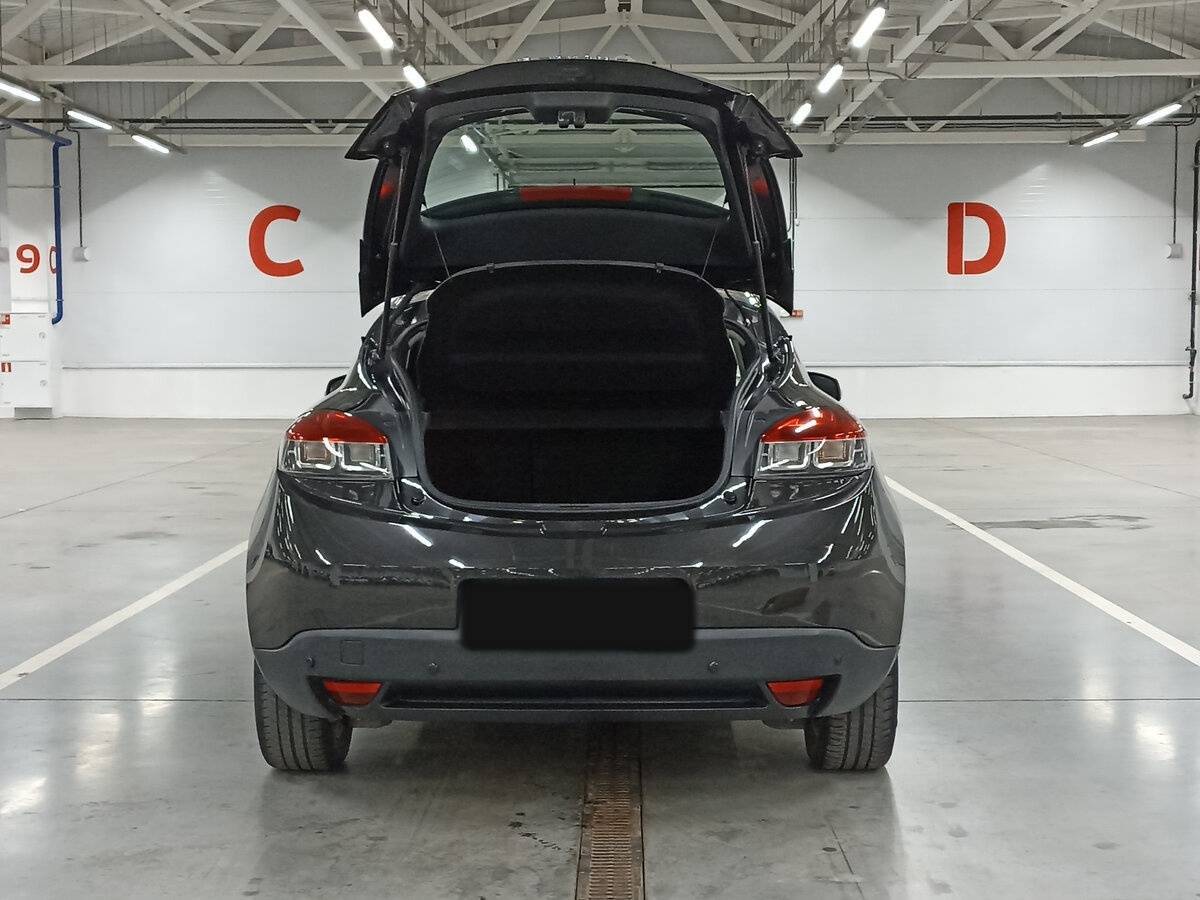 Renault Megane с пробегом — 2009 год. Фото: #9