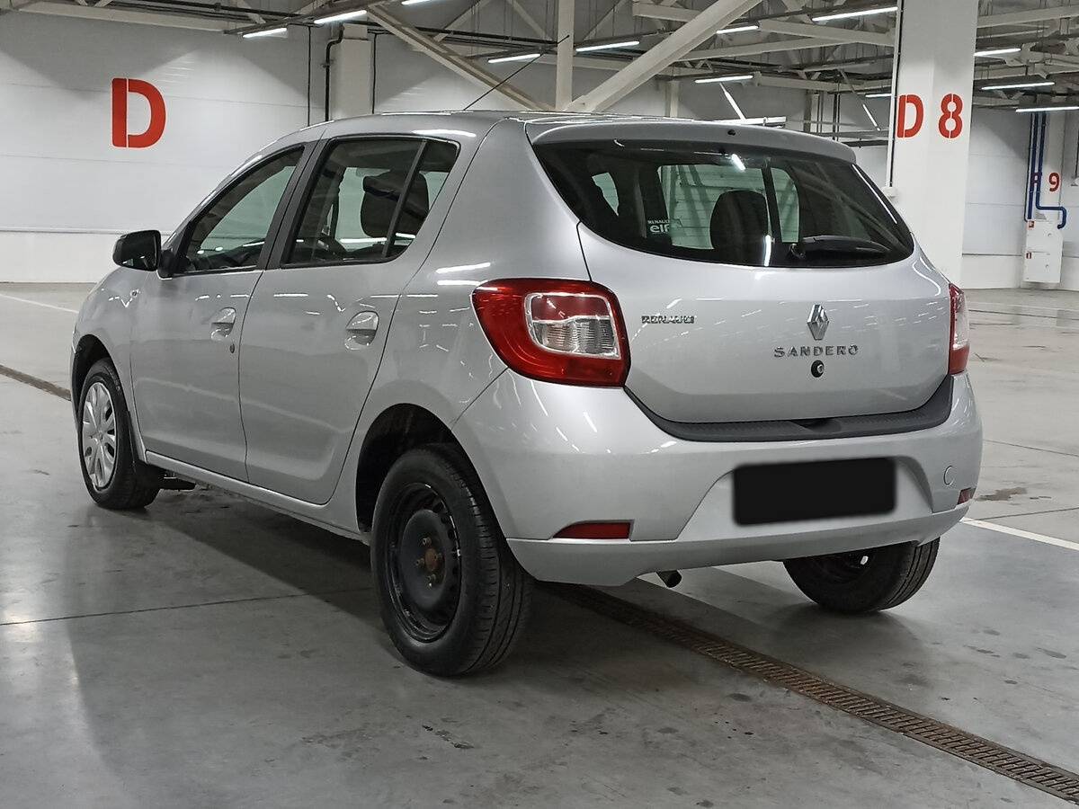 Renault Sandero с пробегом — 2017 год. Фото: #6