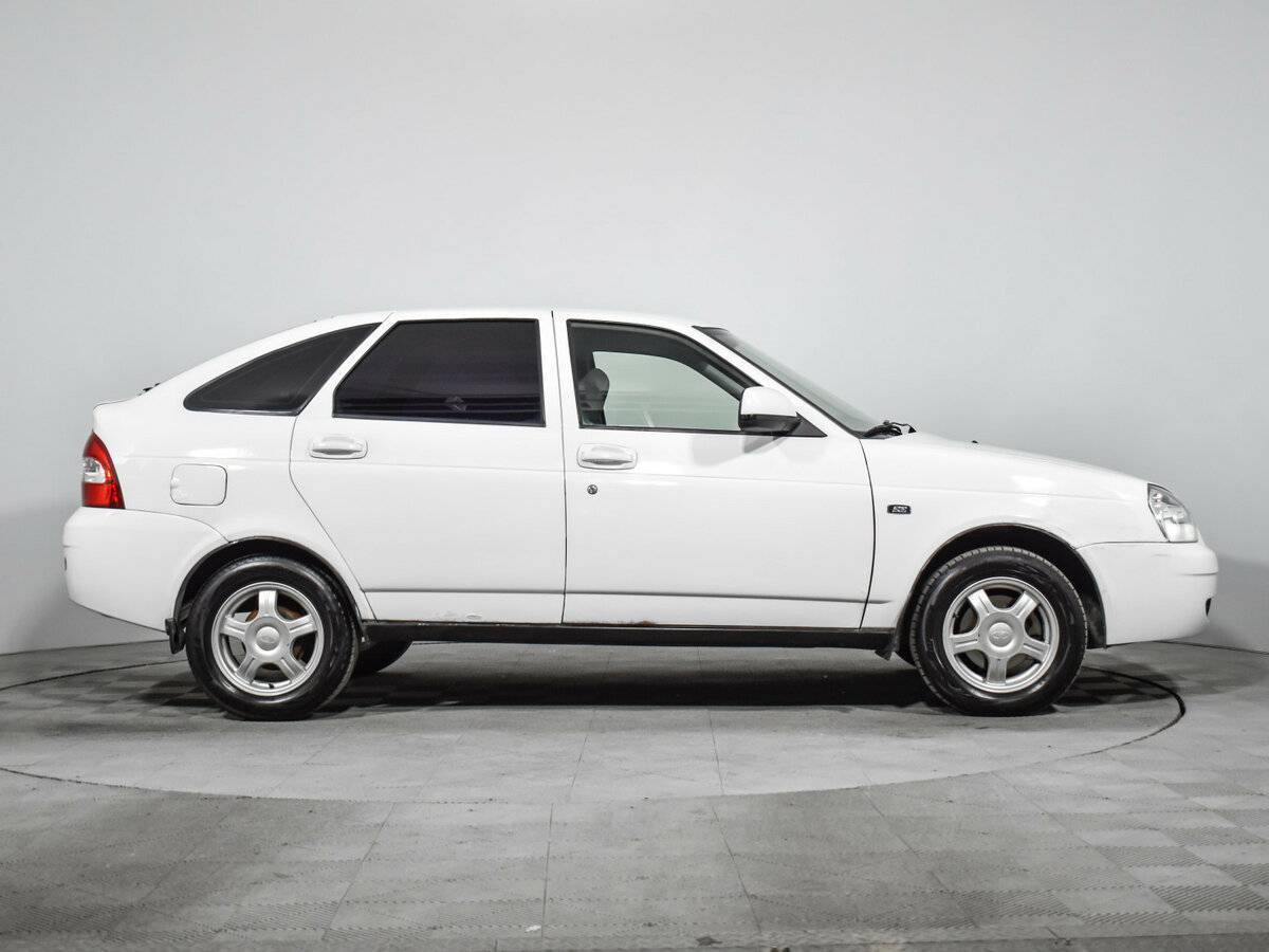 Lada (ВАЗ) Priora с пробегом — 2011 год. Фото: #3