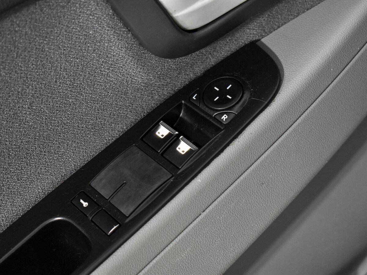 Lada (ВАЗ) Priora с пробегом — 2011 год. Фото: #9