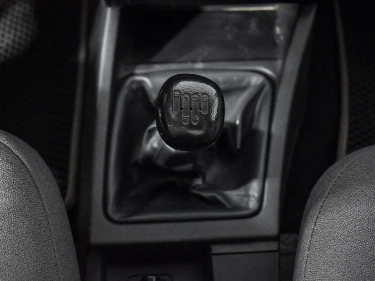 Lada (ВАЗ) Priora с пробегом — 2011 год. Фото: #10