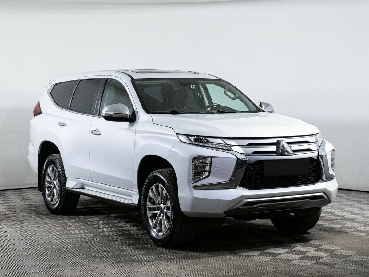 Mitsubishi Pajero Sport с пробегом — 2020 год. Фото: #2