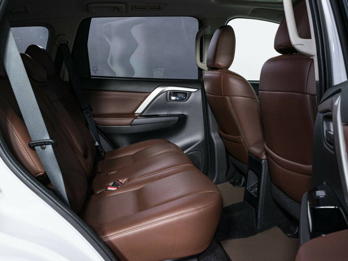 Mitsubishi Pajero Sport с пробегом — 2020 год. Фото: #8