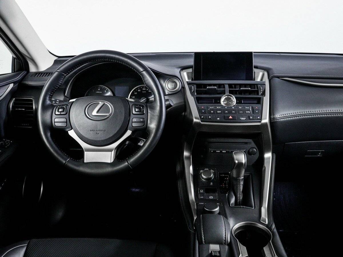 Lexus NX с пробегом — 2015 год. Фото: #9