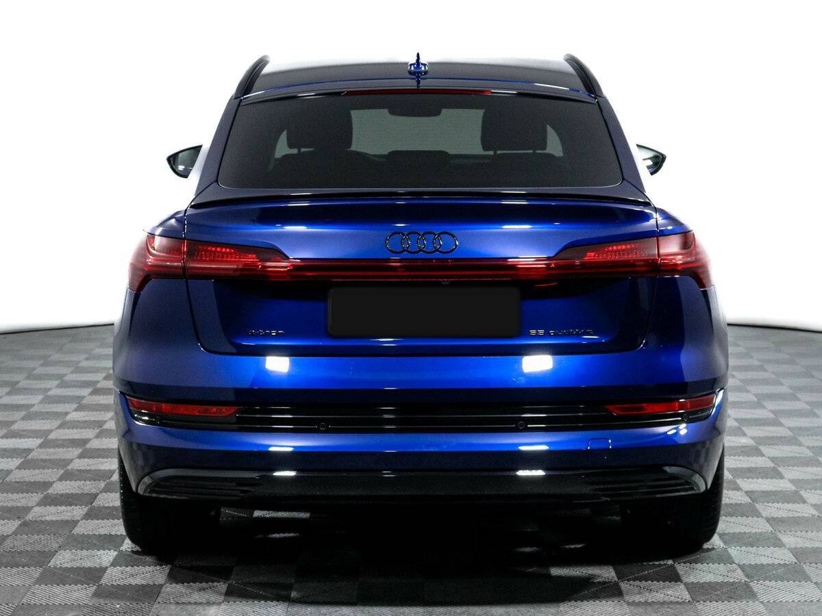 Audi e-tron Sportback с пробегом — 2022 год. Фото: #5