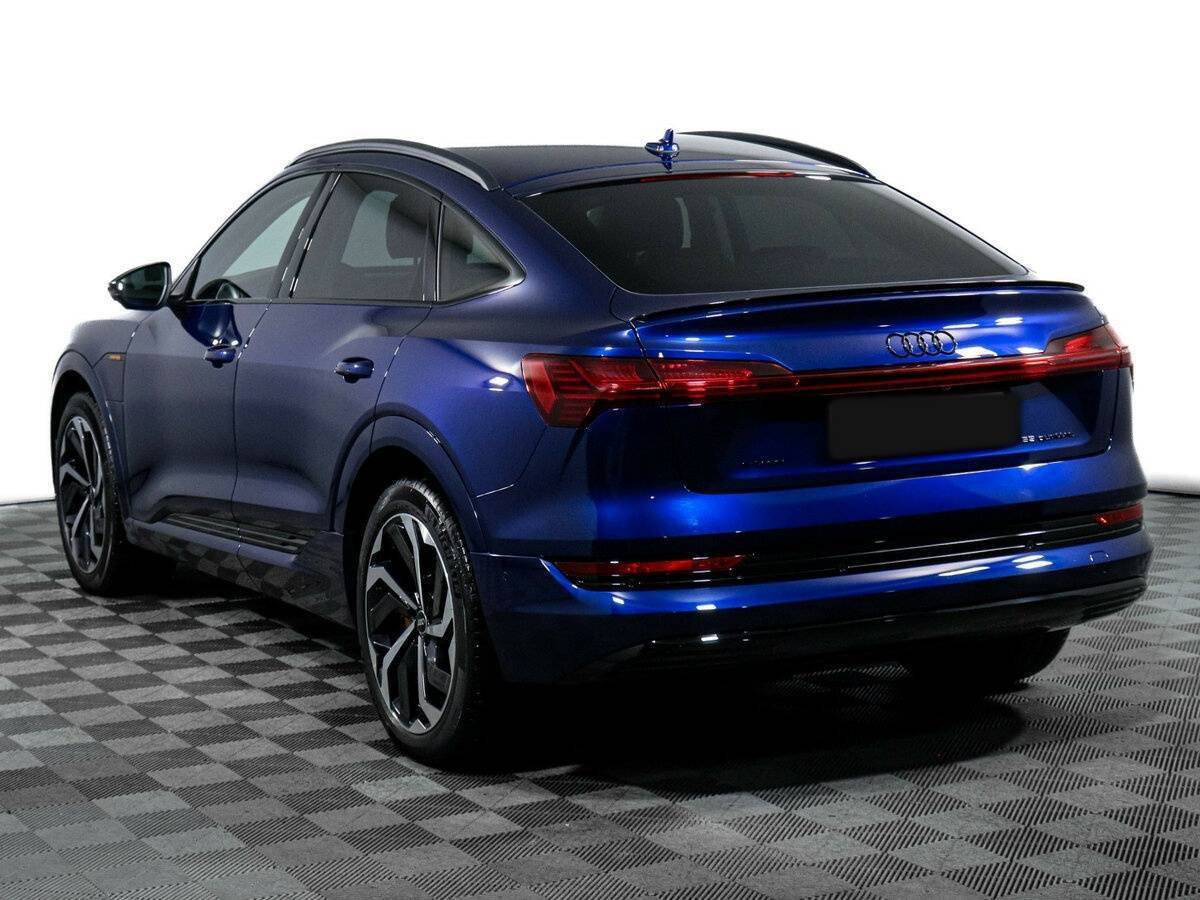 Audi e-tron Sportback с пробегом — 2022 год. Фото: #6