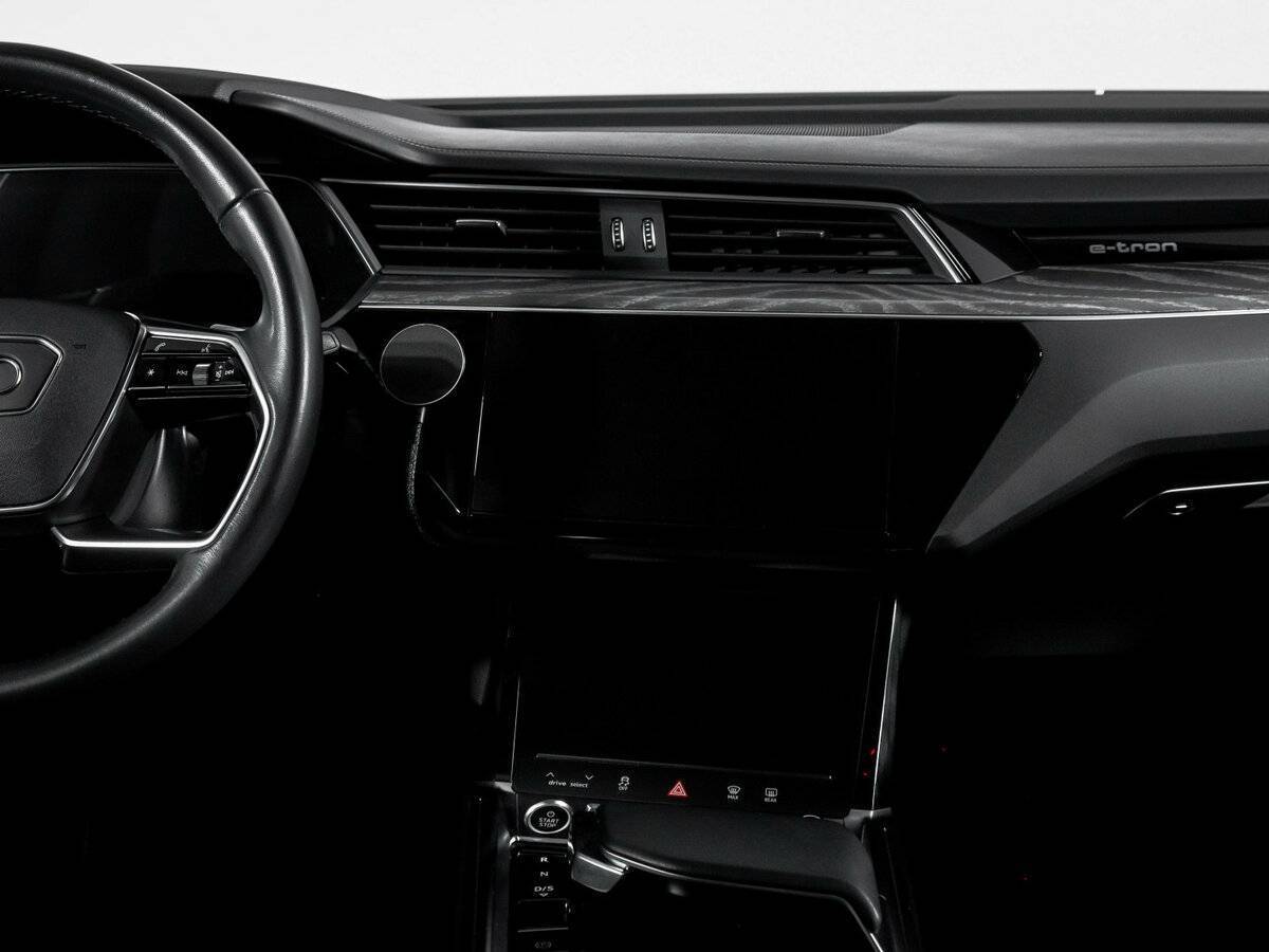 Audi e-tron Sportback с пробегом — 2022 год. Фото: #12