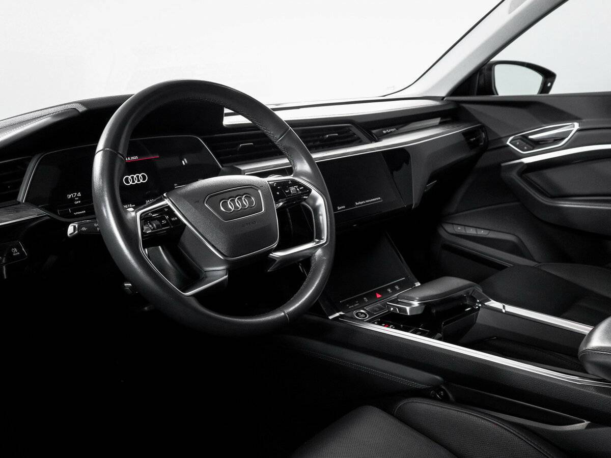Audi e-tron Sportback с пробегом — 2022 год. Фото: #13