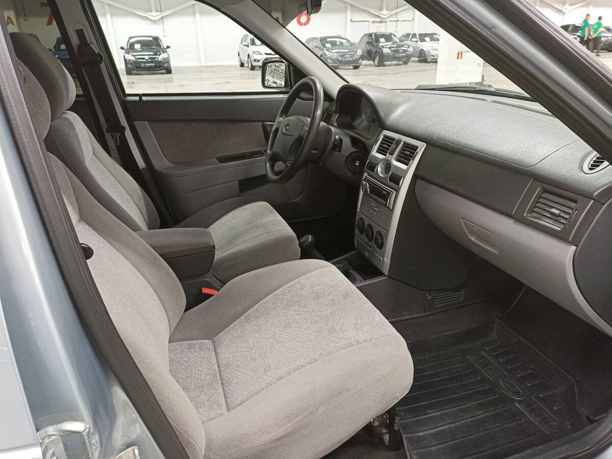 Lada (ВАЗ) Priora с пробегом — 2007 год. Фото: #10