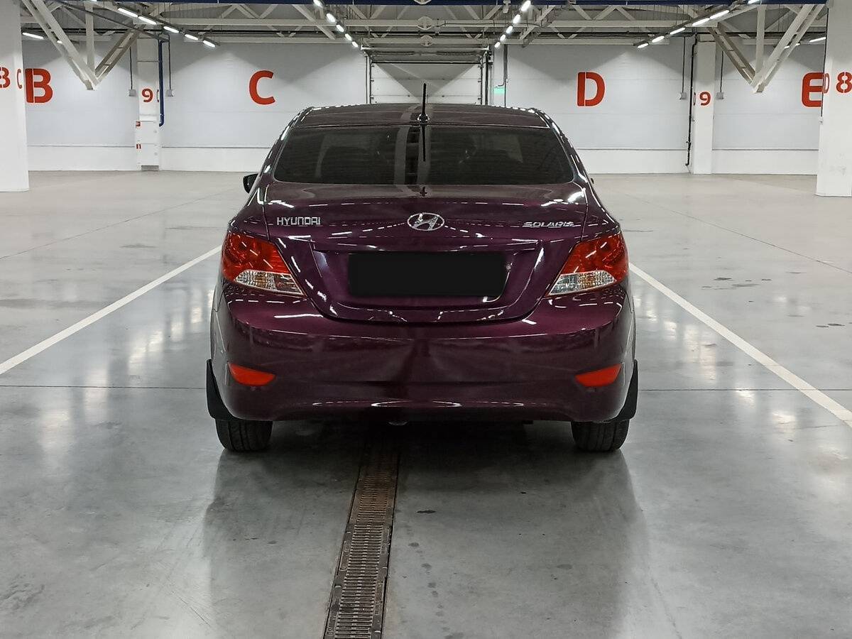 Hyundai Solaris с пробегом — 2013 год. Фото: #5