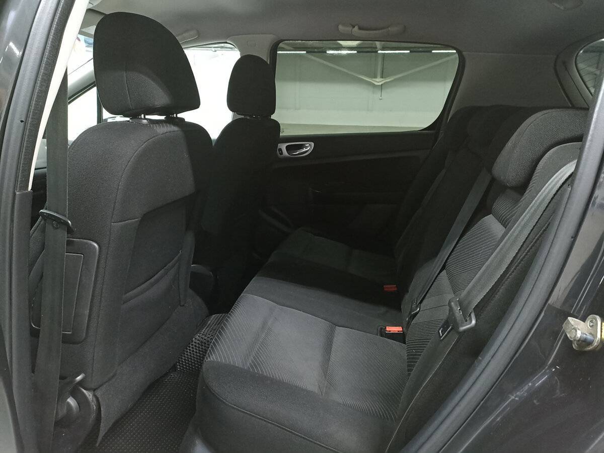 Peugeot 307 с пробегом — 2006 год. Фото: #11