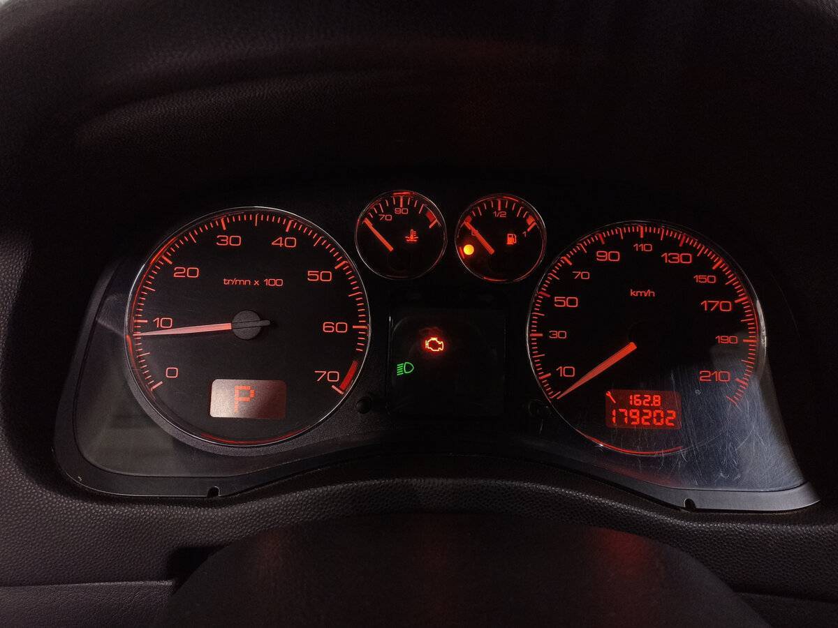 Peugeot 307 с пробегом — 2006 год. Фото: #12