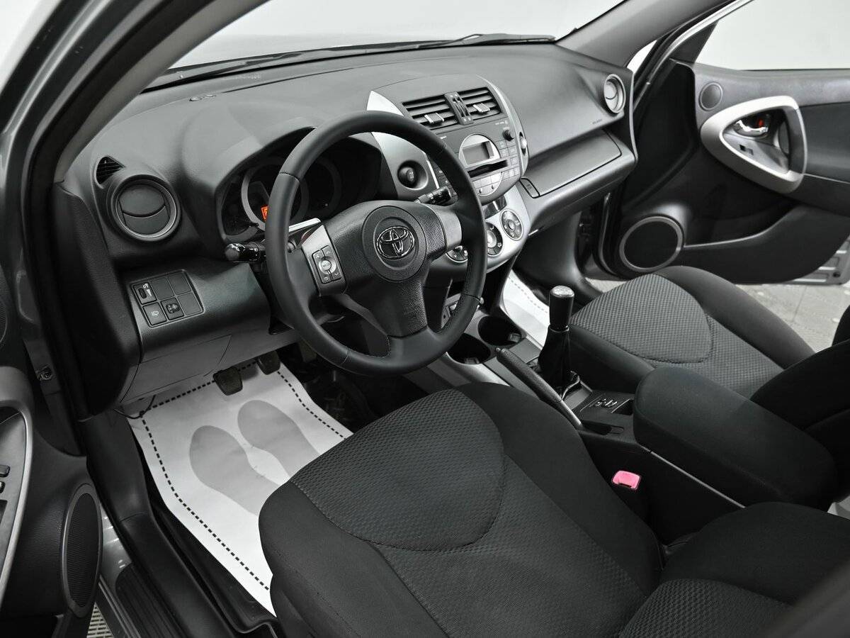 Toyota RAV4 с пробегом — 2007 год. Фото: #7