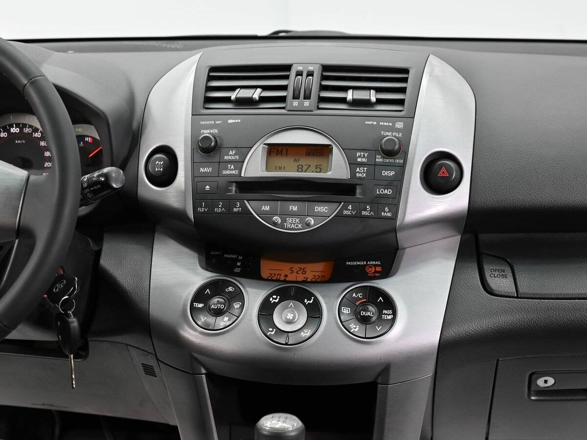 Toyota RAV4 с пробегом — 2007 год. Фото: #8