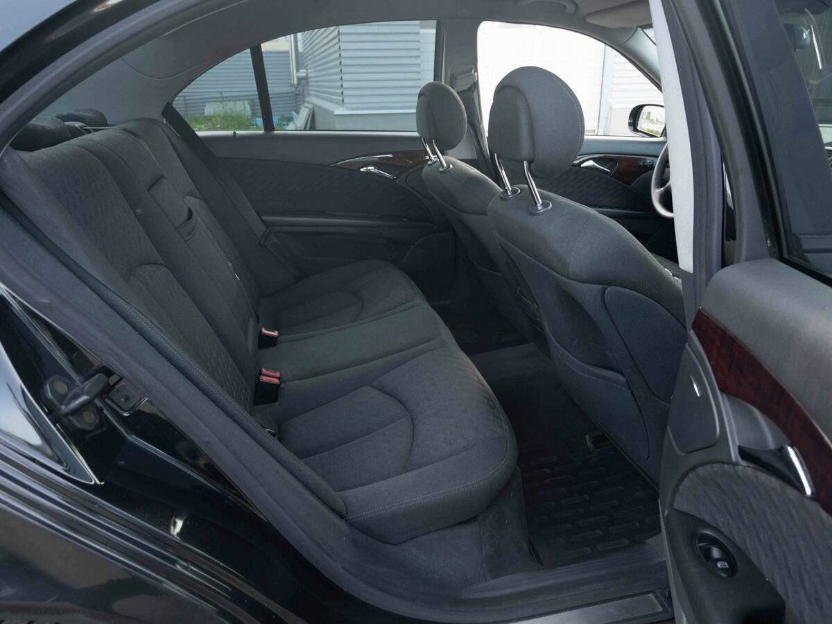 Mercedes-Benz E-Класс с пробегом — 2004 год. Фото: #9