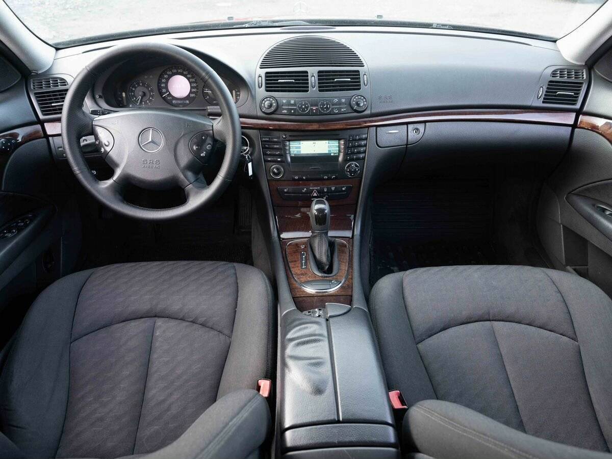 Mercedes-Benz E-Класс с пробегом — 2004 год. Фото: #13