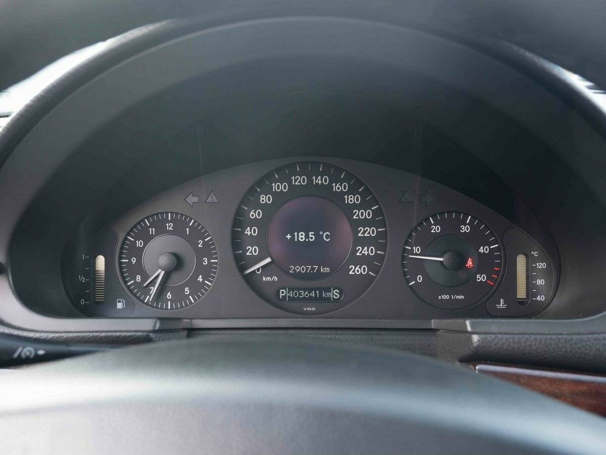 Mercedes-Benz E-Класс с пробегом — 2004 год. Фото: #17