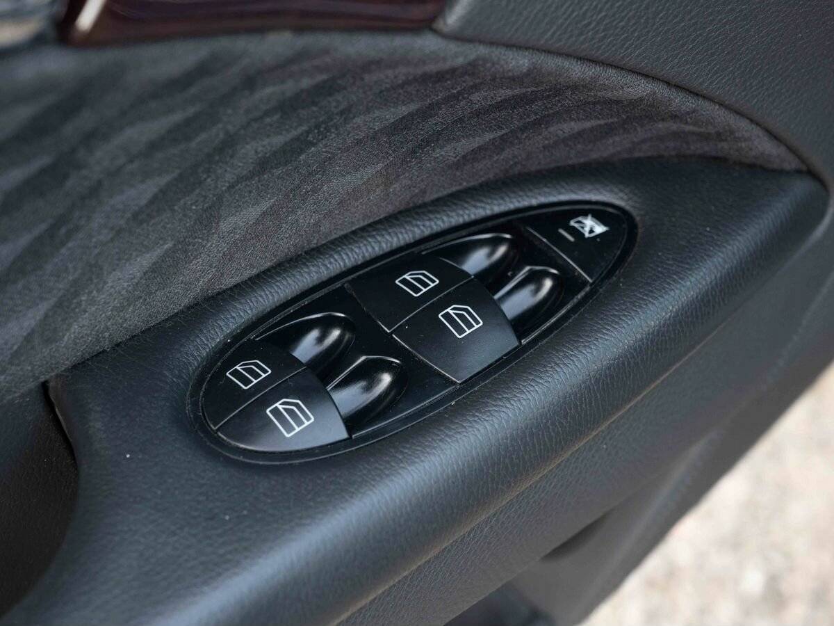 Mercedes-Benz E-Класс с пробегом — 2004 год. Фото: #18