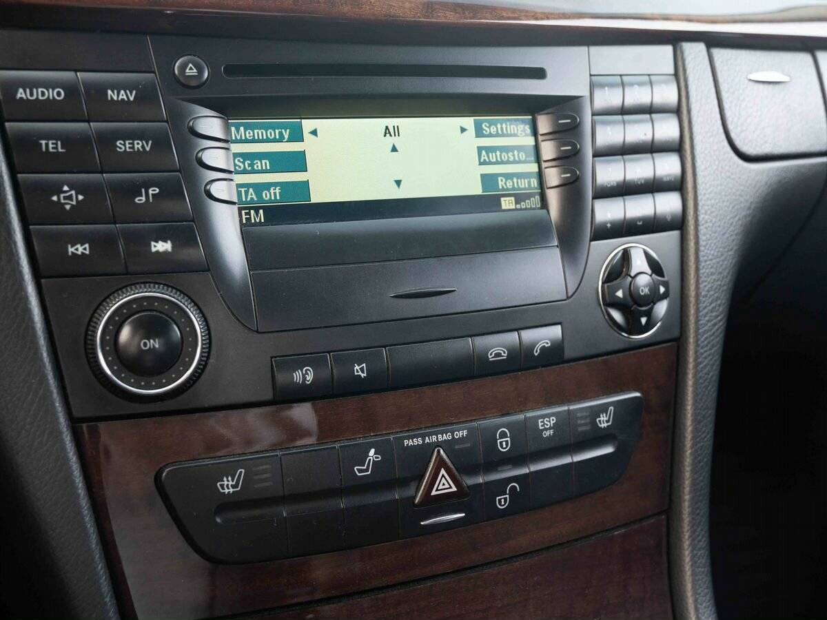 Mercedes-Benz E-Класс с пробегом — 2004 год. Фото: #21