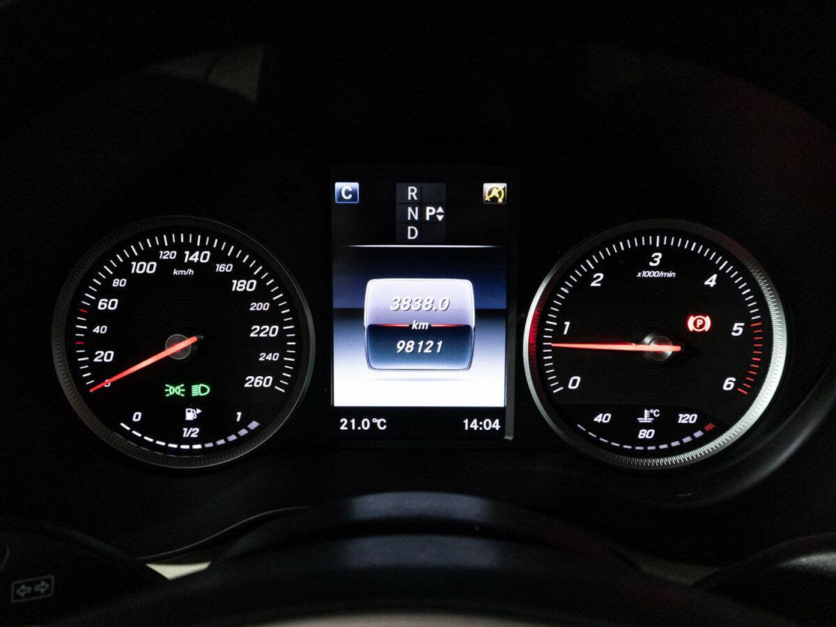 Mercedes-Benz GLC с пробегом — 2016 год. Фото: #11