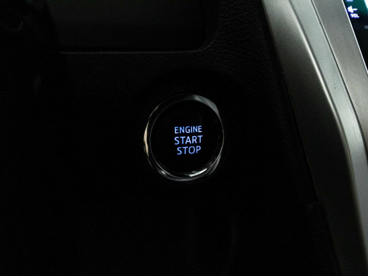 Toyota Camry с пробегом — 2017 год. Фото: #19