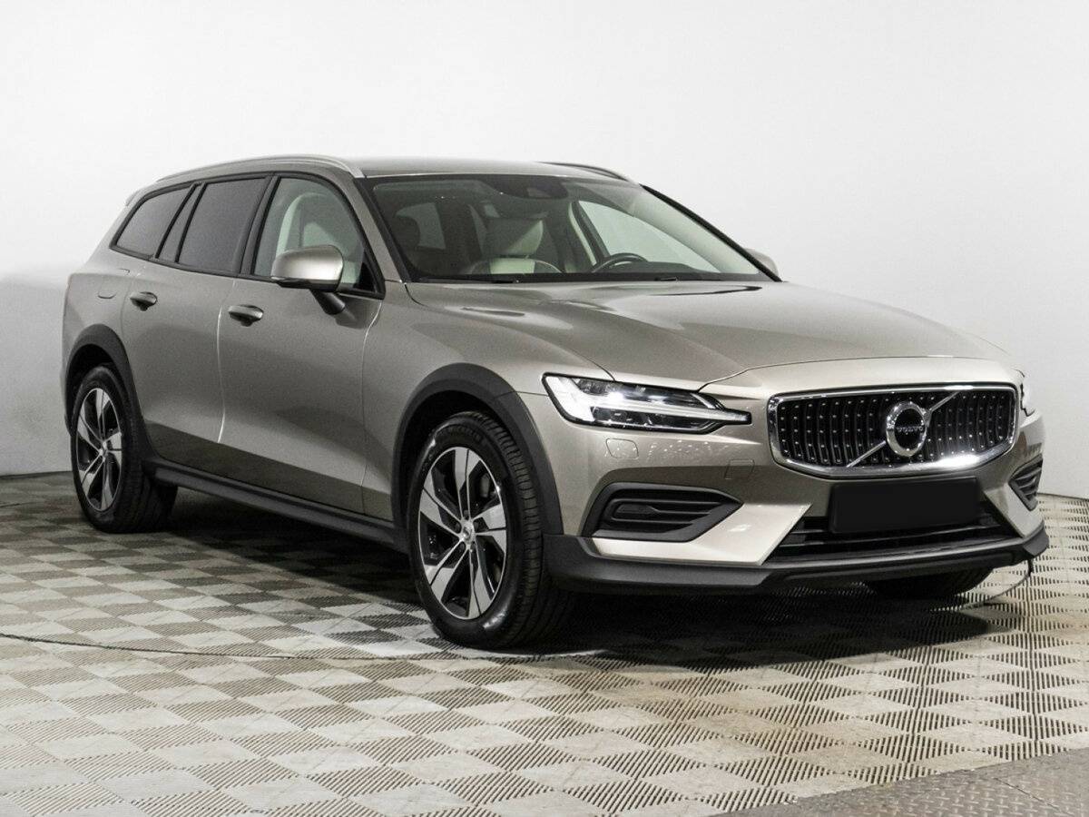 Volvo V60 Cross Country с пробегом — 2020 год. Фото: #2