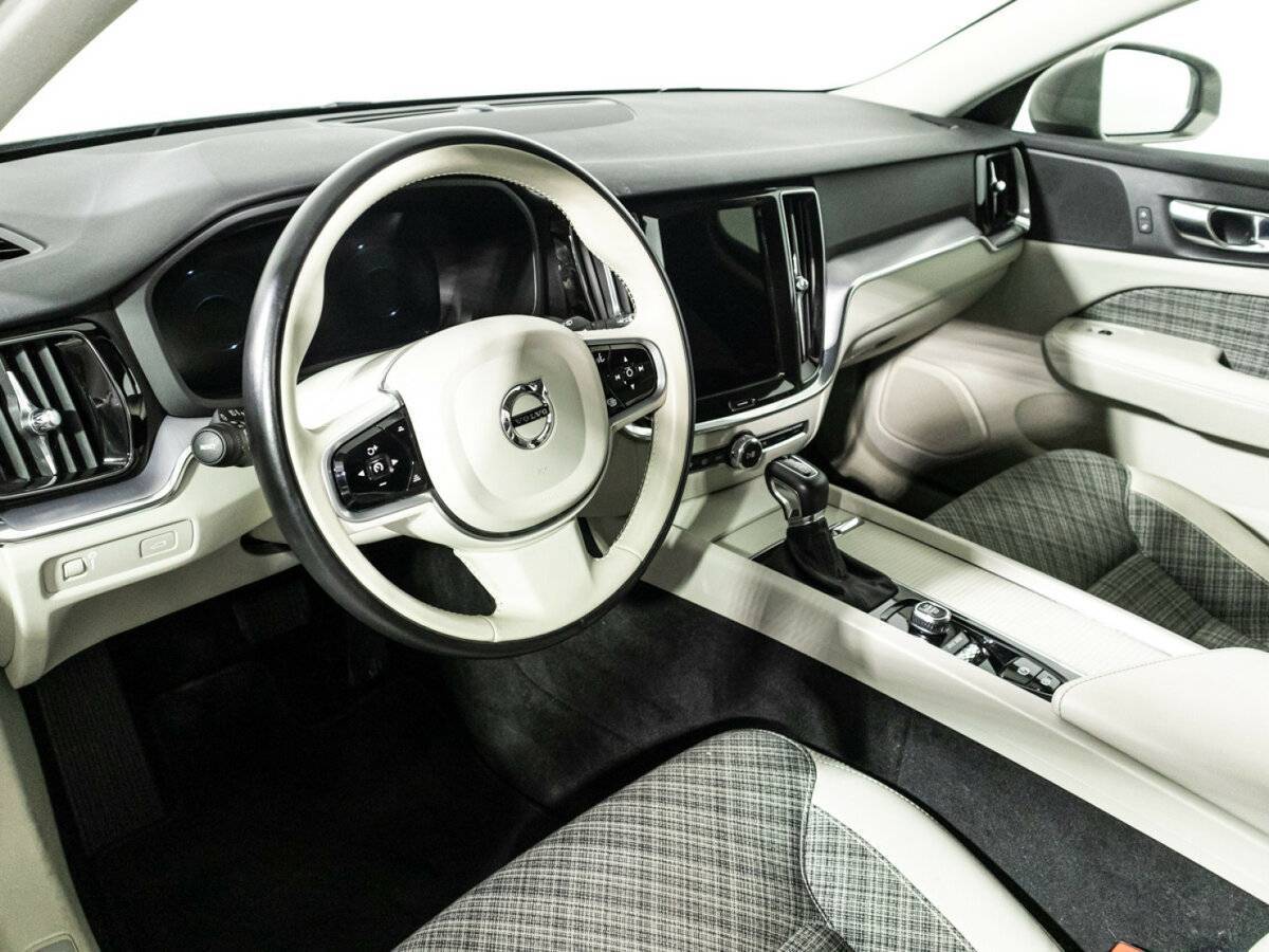 Volvo V60 Cross Country с пробегом — 2020 год. Фото: #10
