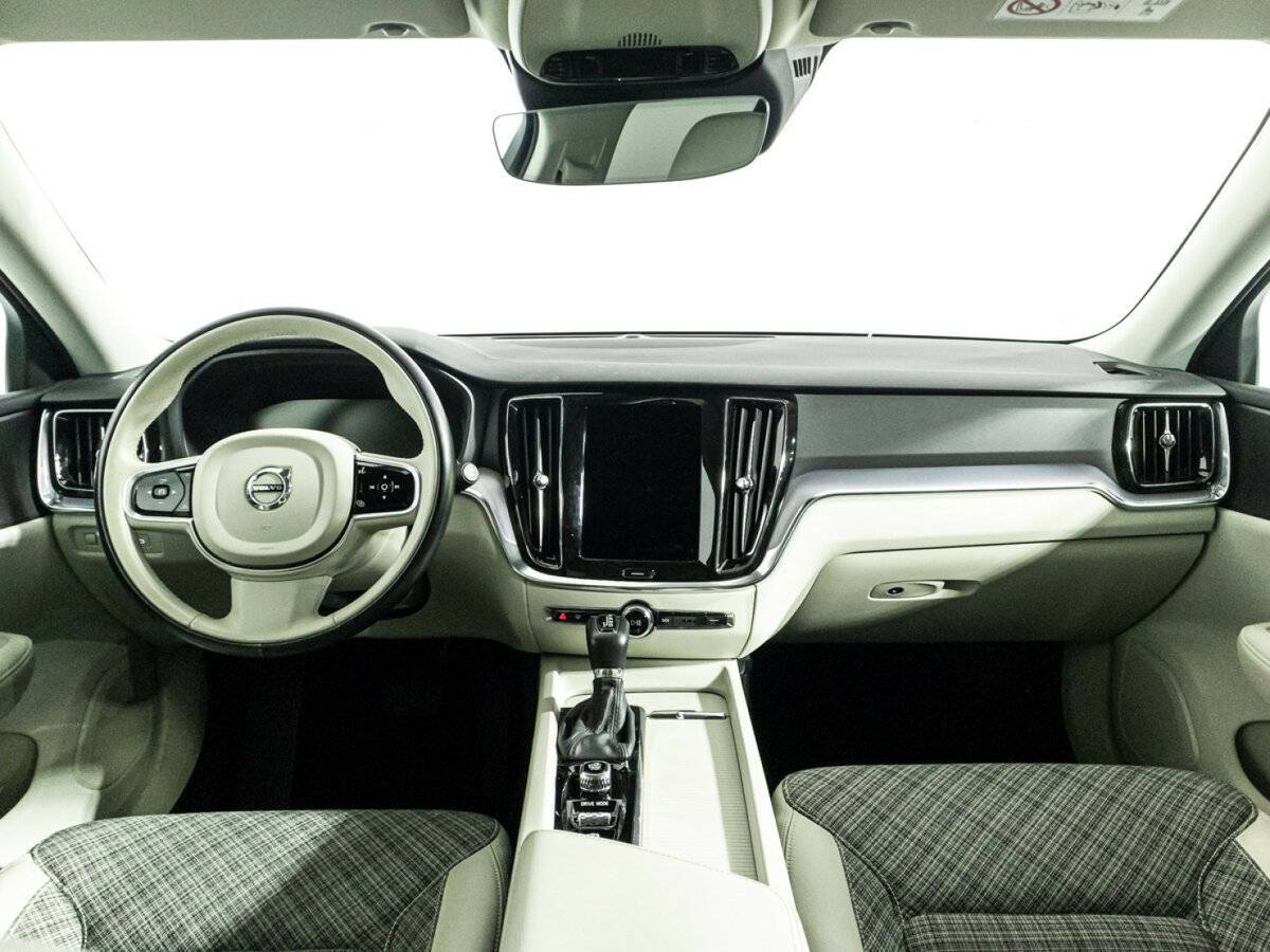 Volvo V60 Cross Country с пробегом — 2020 год. Фото: #12