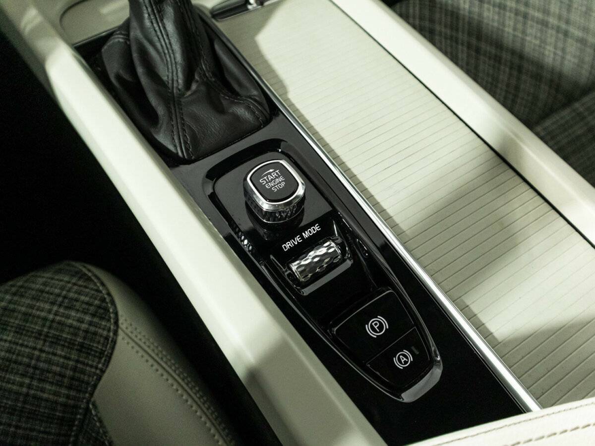 Volvo V60 Cross Country с пробегом — 2020 год. Фото: #19