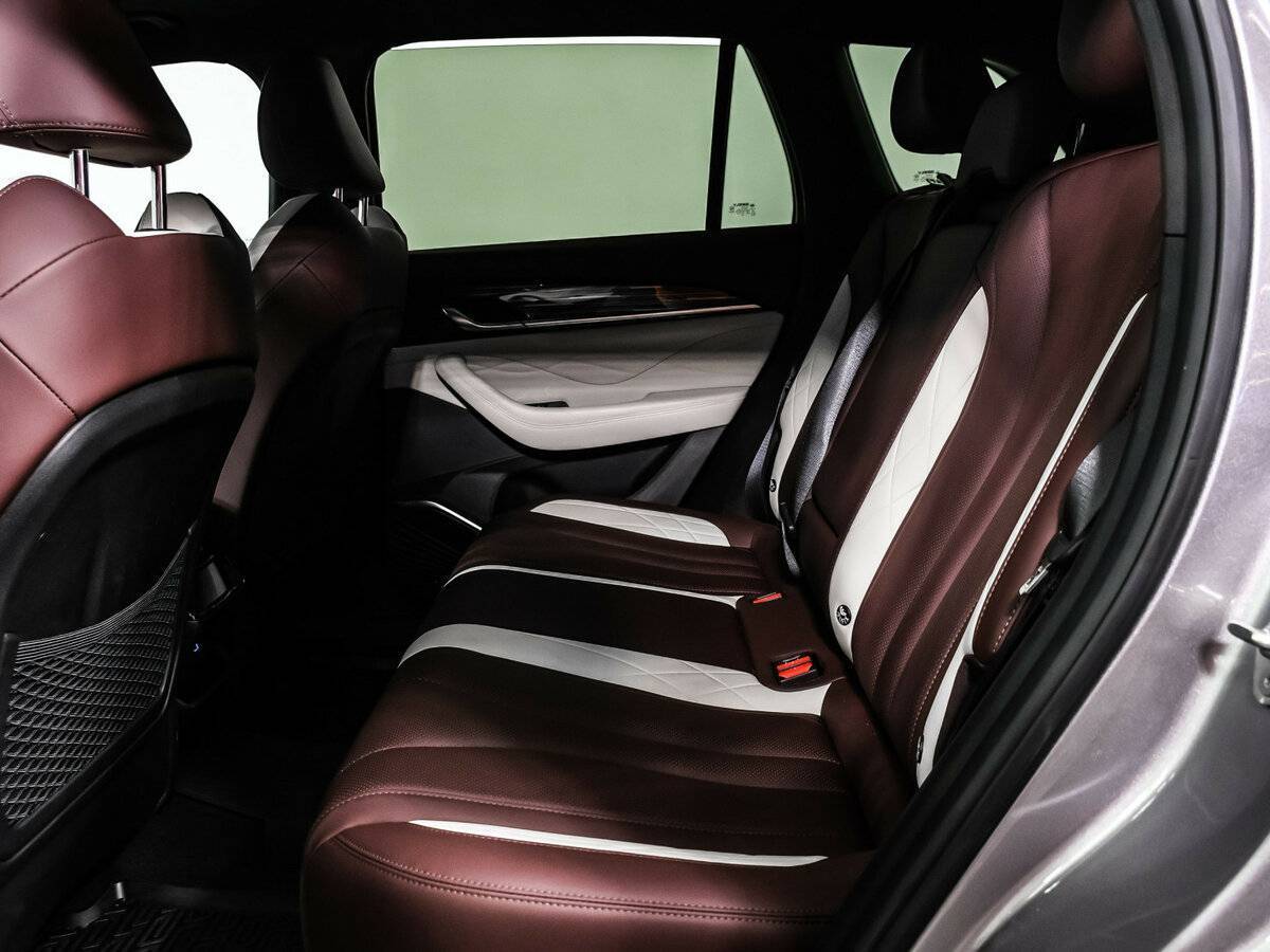 Geely Monjaro с пробегом — 2024 год. Фото: #12