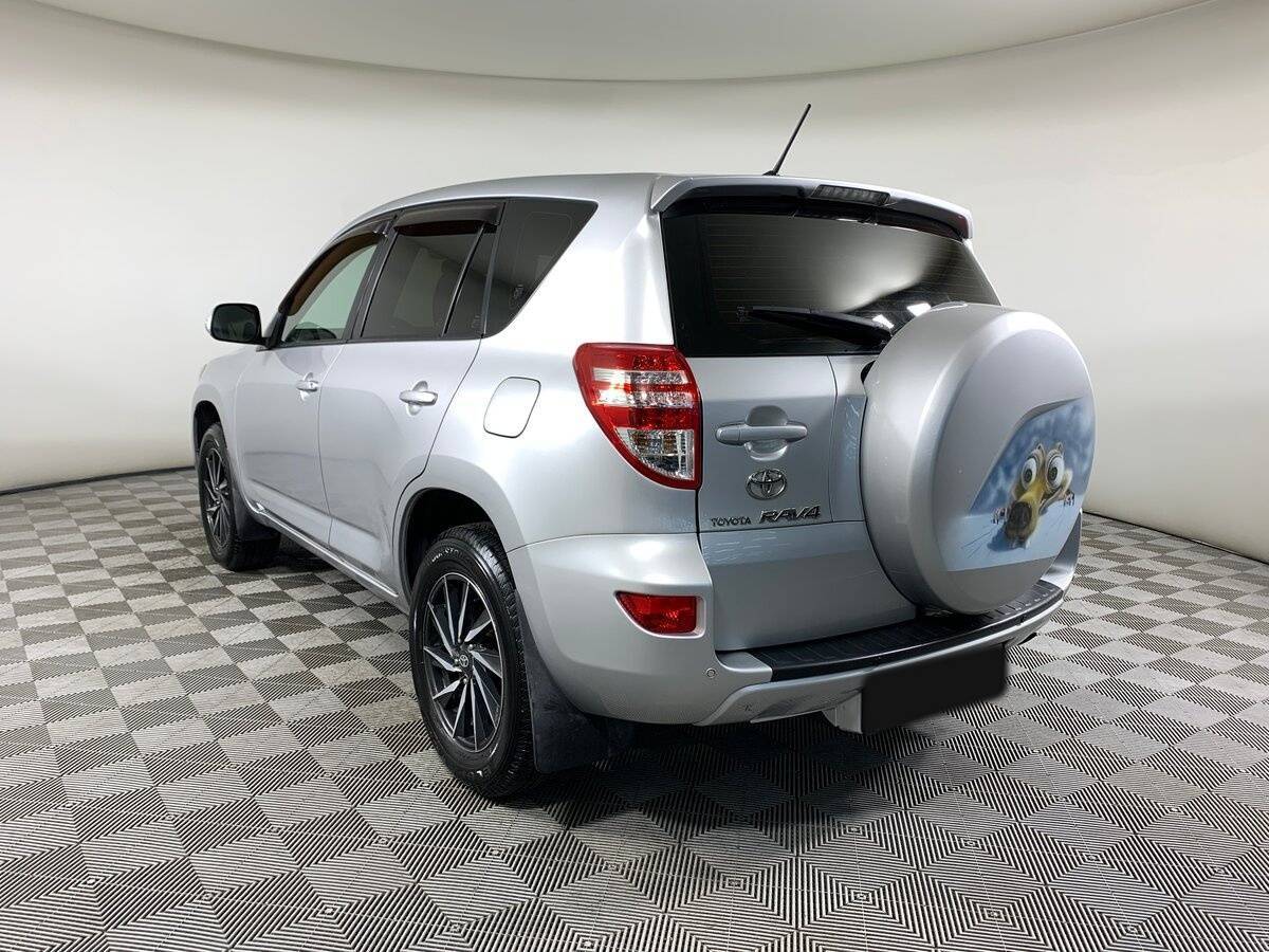 Toyota RAV4 с пробегом — 2010 год. Фото: #6