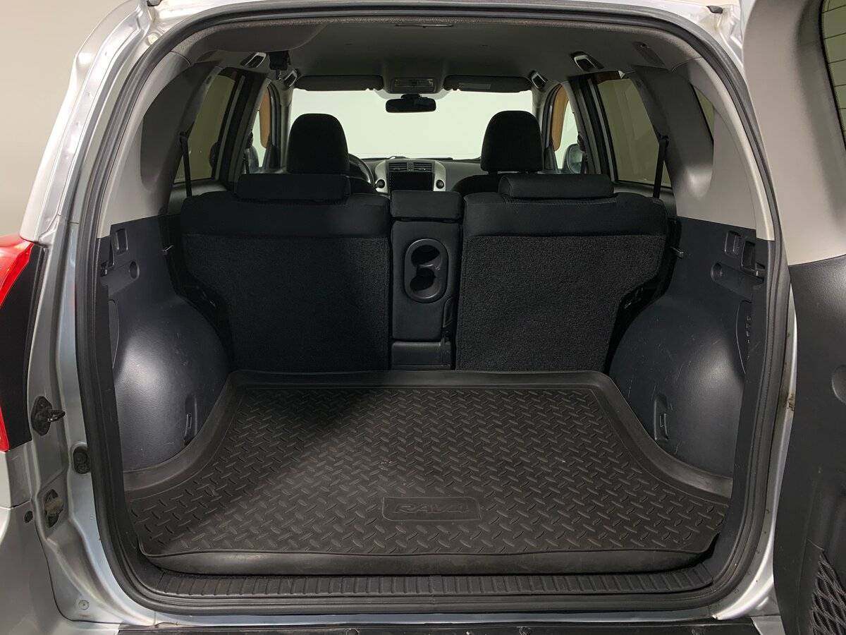 Toyota RAV4 с пробегом — 2010 год. Фото: #18