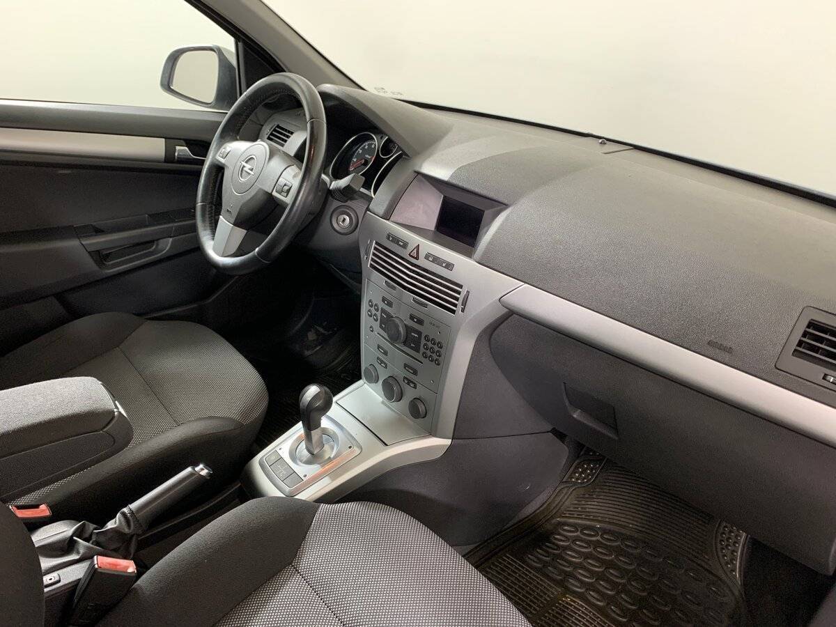 Opel Astra с пробегом — 2010 год. Фото: #12