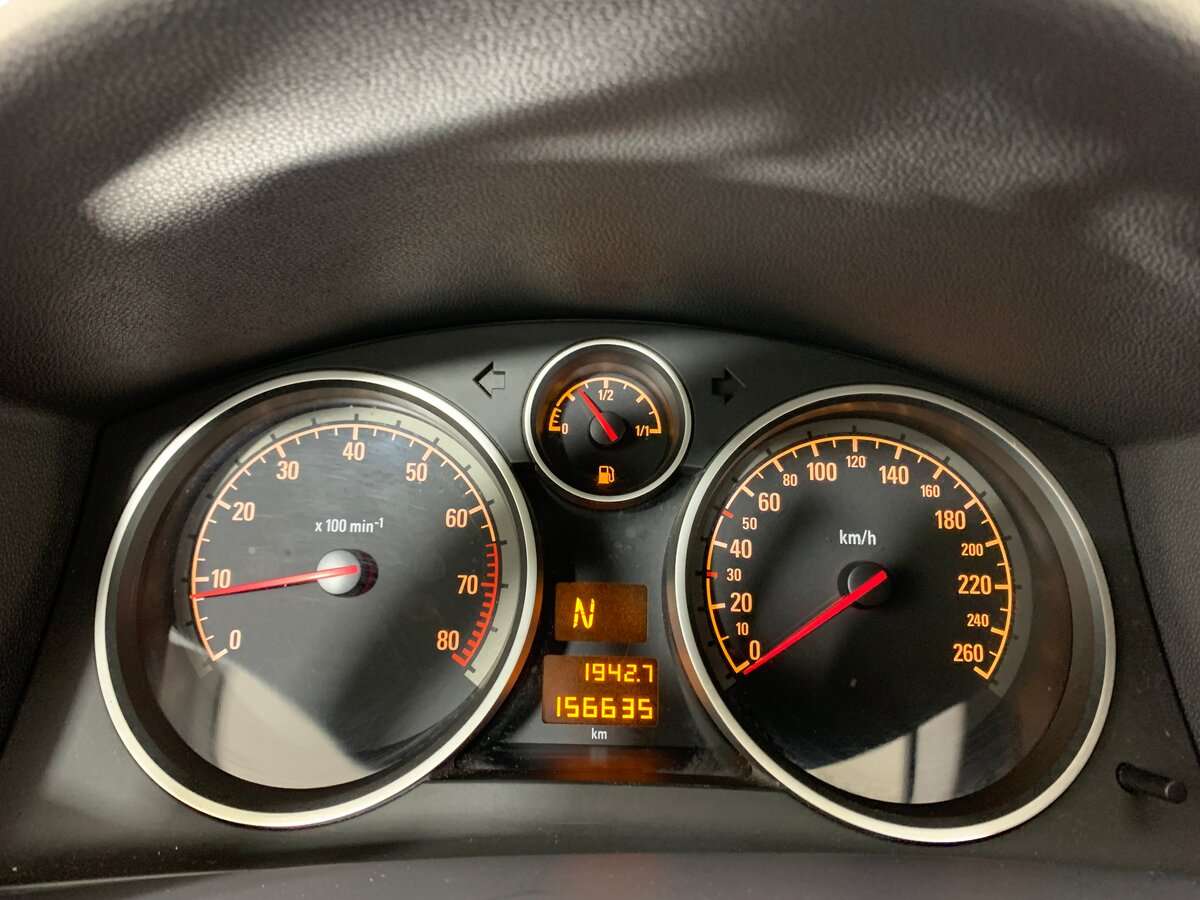 Opel Astra с пробегом — 2010 год. Фото: #13