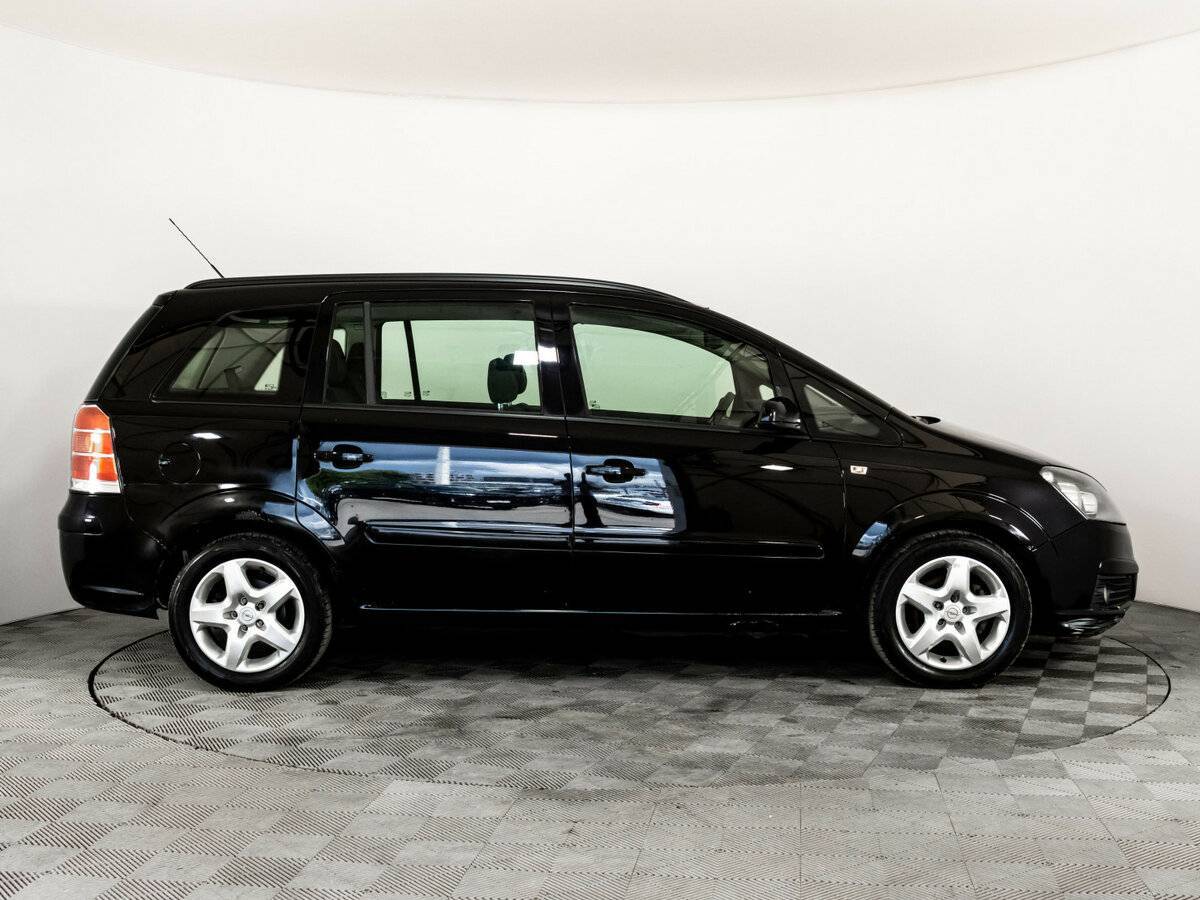 Opel Zafira с пробегом — 2007 год. Фото: #3