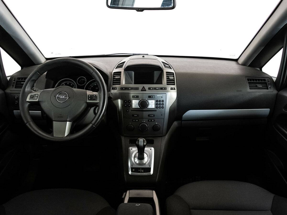 Opel Zafira с пробегом — 2007 год. Фото: #9