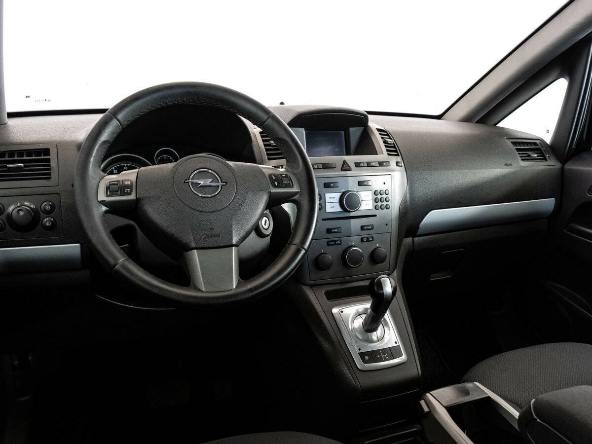 Opel Zafira с пробегом — 2007 год. Фото: #10