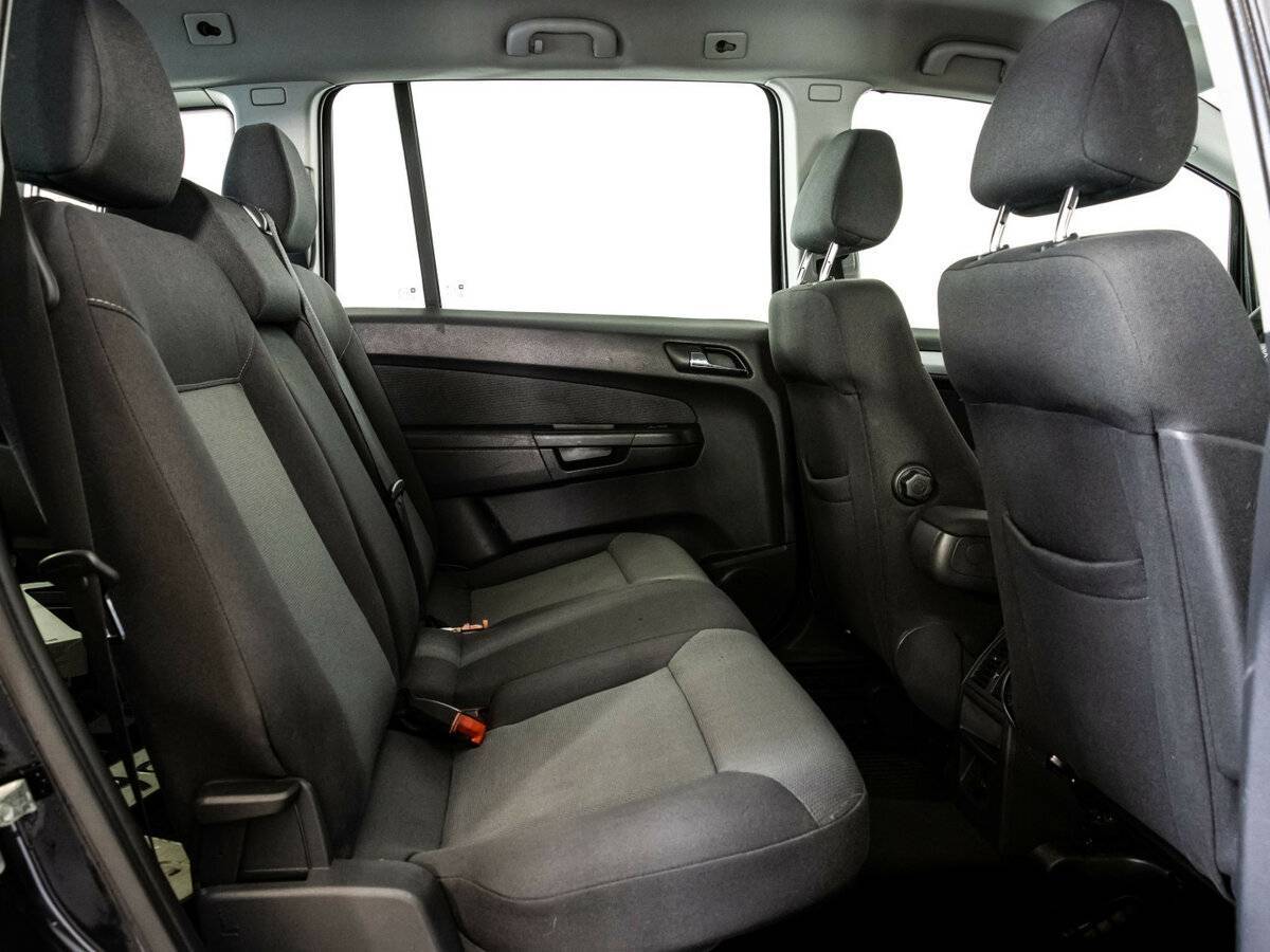 Opel Zafira с пробегом — 2007 год. Фото: #13