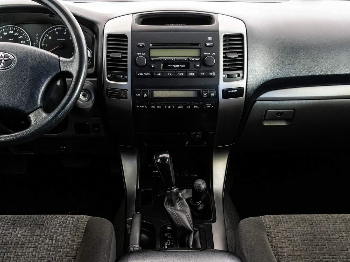 Toyota Land Cruiser Prado с пробегом — 2005 год. Фото: #11