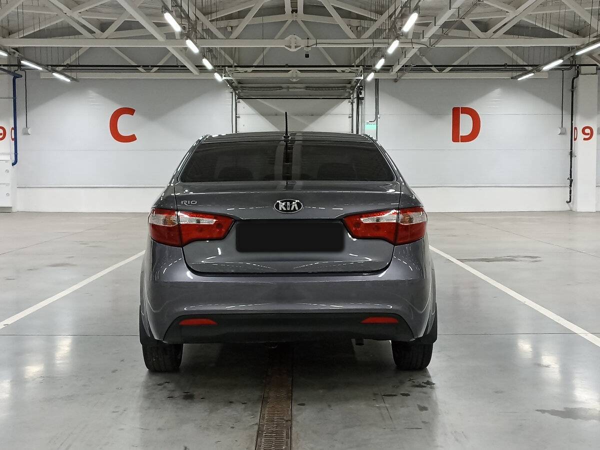 Kia Rio с пробегом — 2013 год. Фото: #5