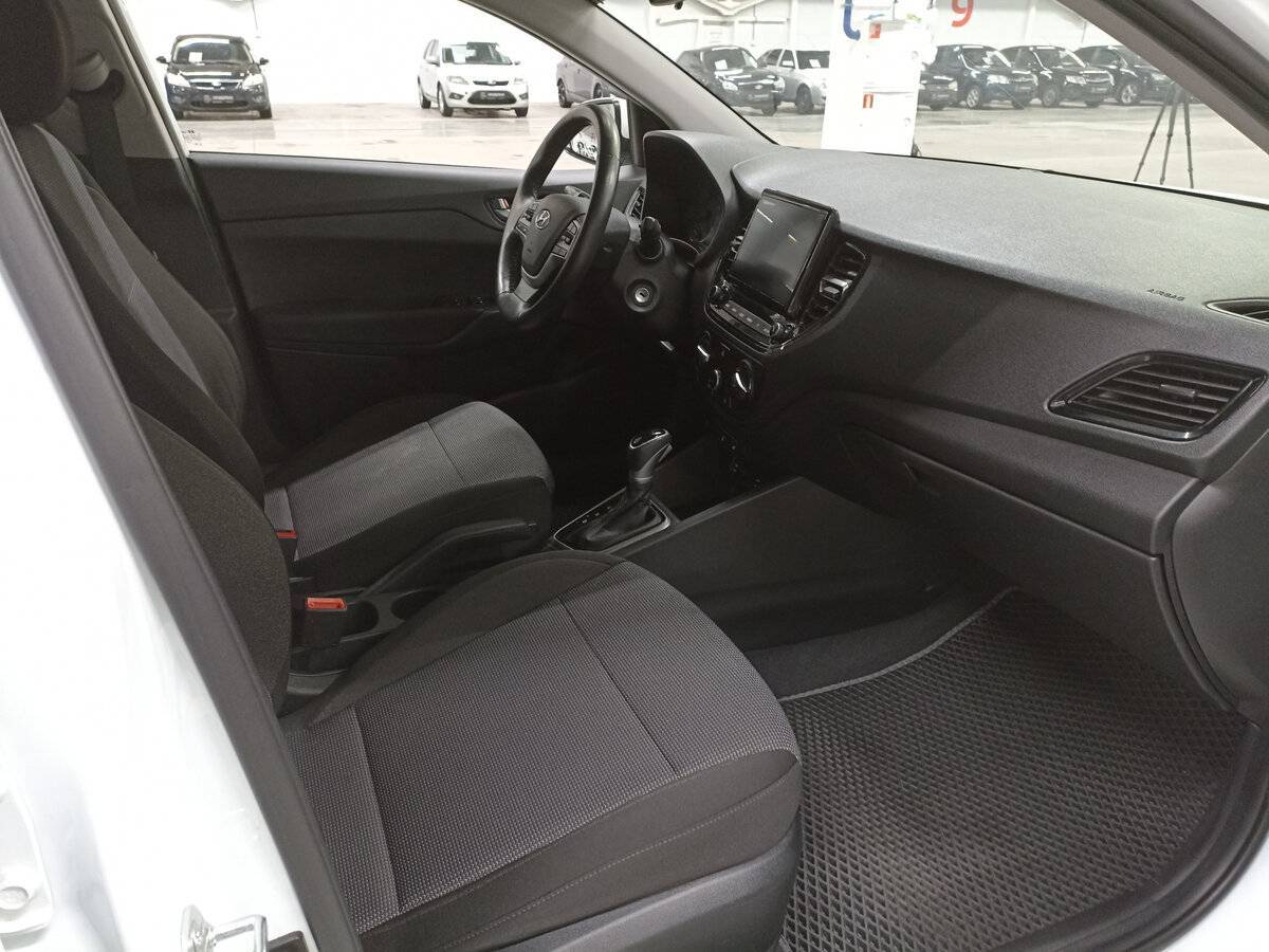 Hyundai Solaris с пробегом — 2021 год. Фото: #10