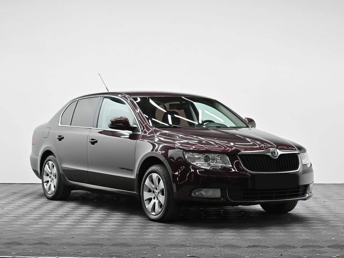 Skoda Superb с пробегом — 2009 год. Фото: #1