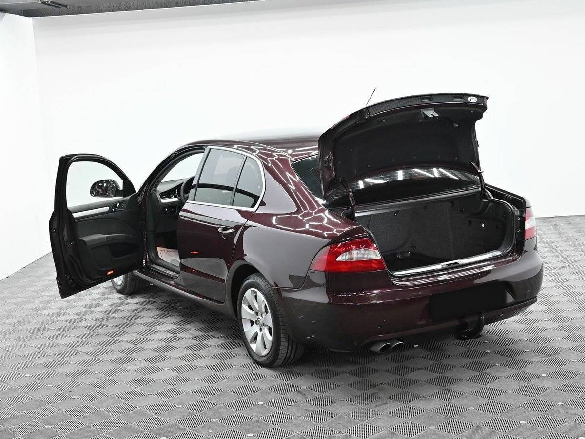 Skoda Superb с пробегом — 2009 год. Фото: #4