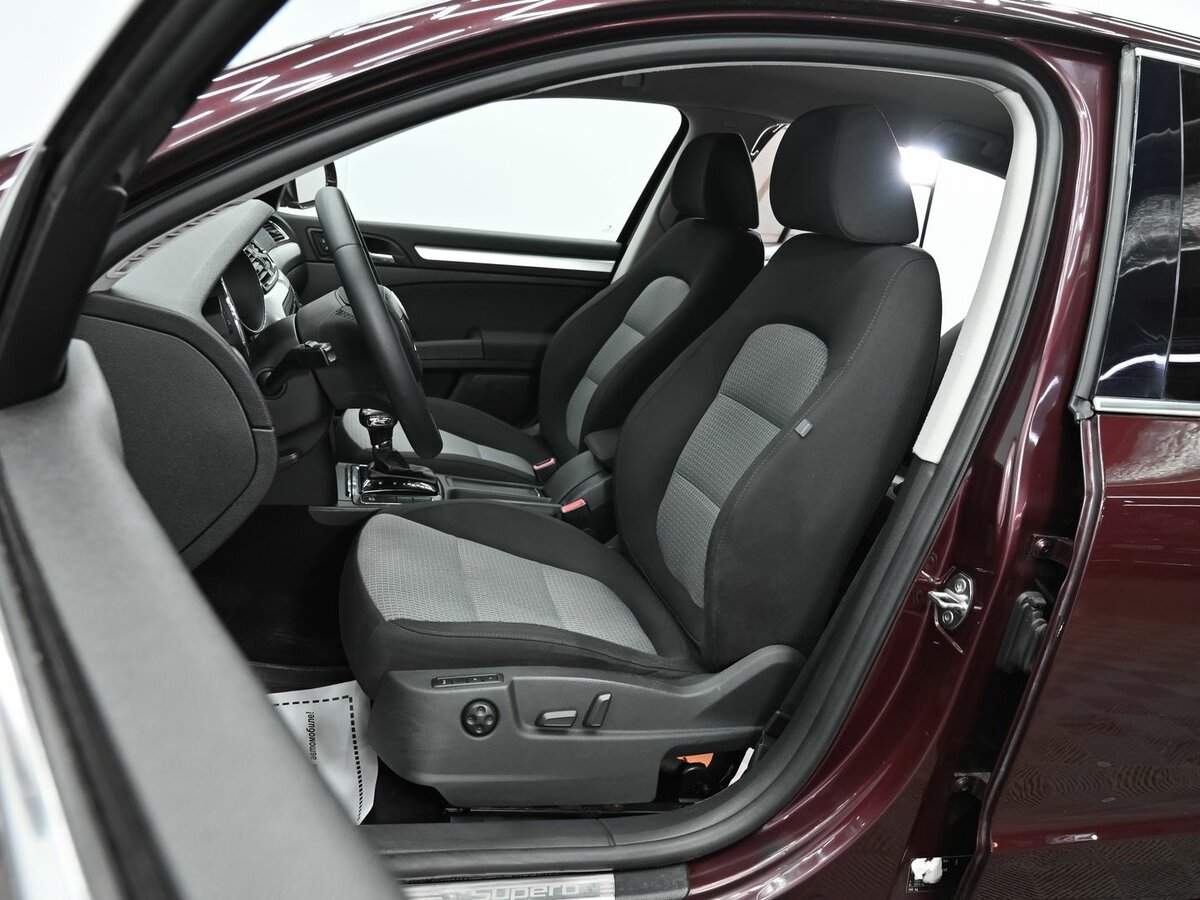 Skoda Superb с пробегом — 2009 год. Фото: #5