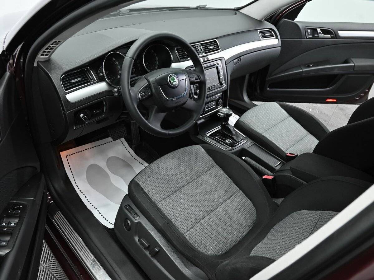 Skoda Superb с пробегом — 2009 год. Фото: #7