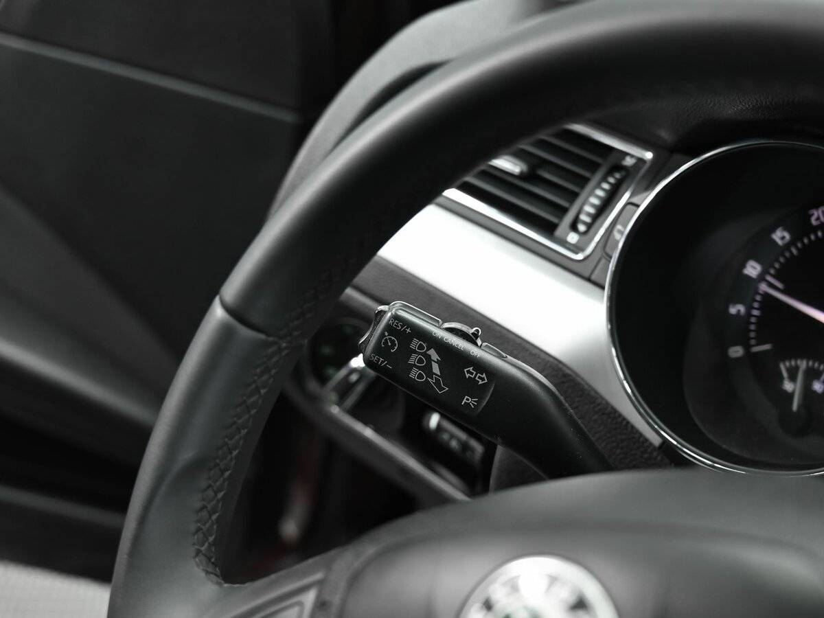 Skoda Superb с пробегом — 2009 год. Фото: #8