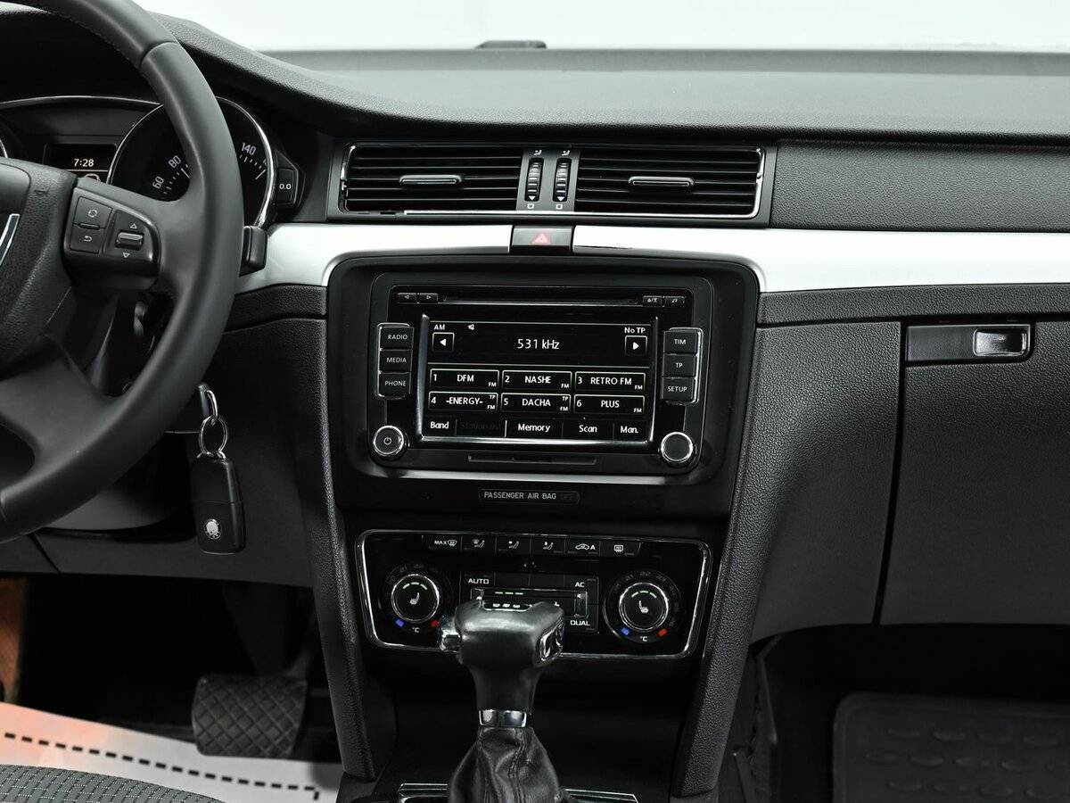 Skoda Superb с пробегом — 2009 год. Фото: #9