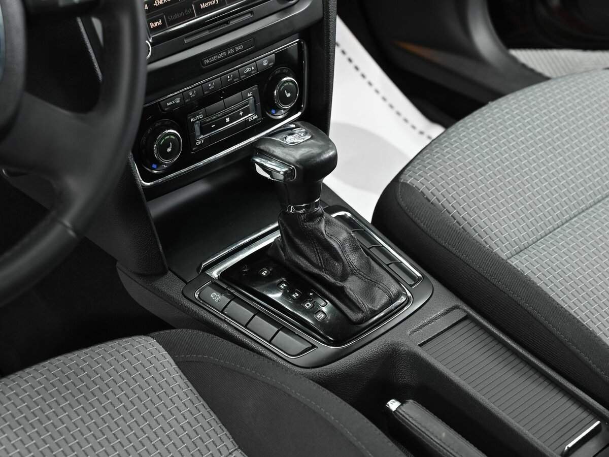 Skoda Superb с пробегом — 2009 год. Фото: #10