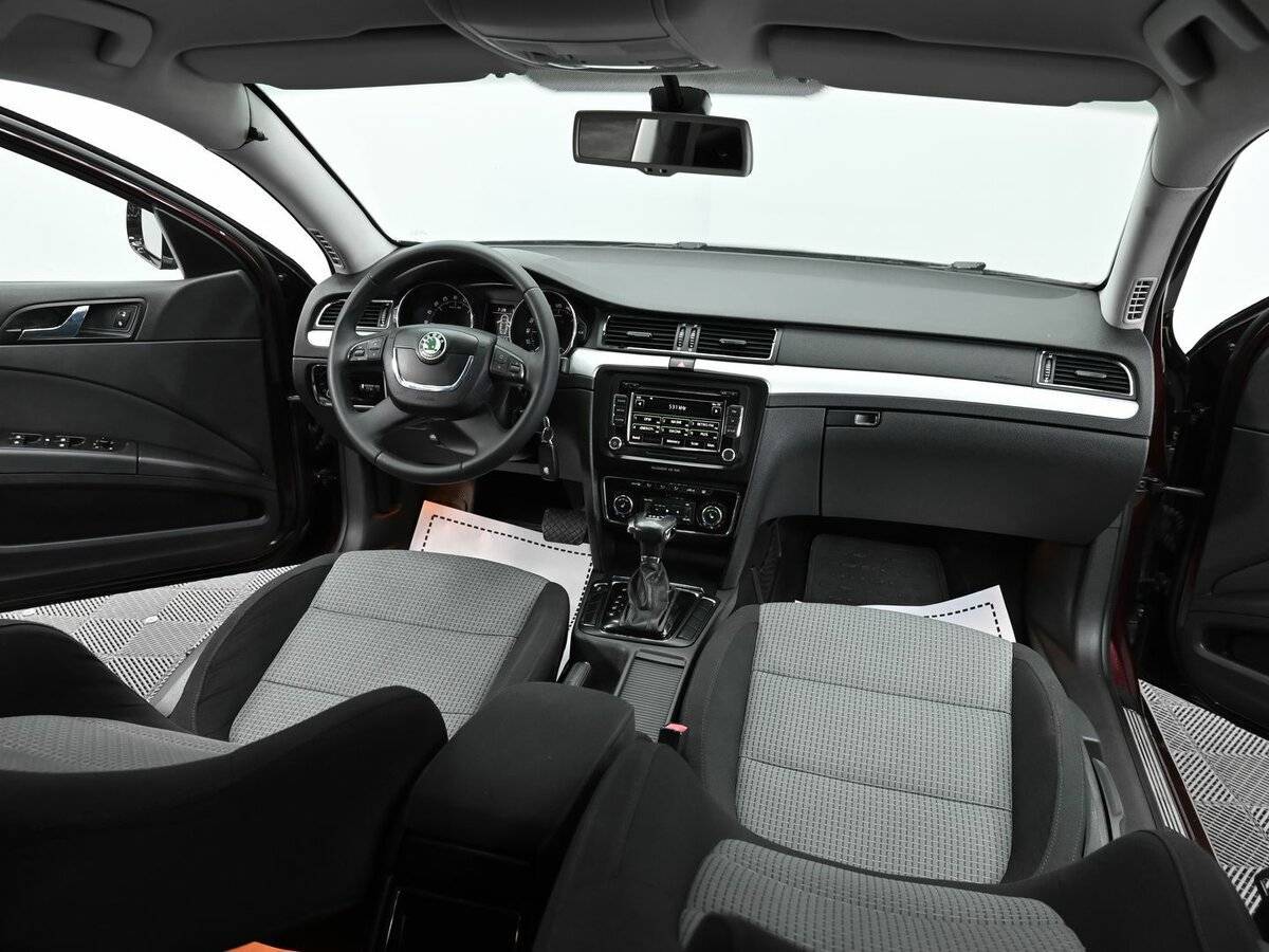 Skoda Superb с пробегом — 2009 год. Фото: #11