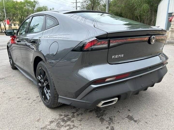 Changan UNI-V с пробегом — 2025 год. Фото: #4